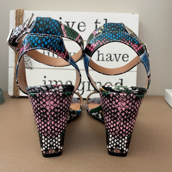 Vince Camuto Wedge - Picture 7 of 8